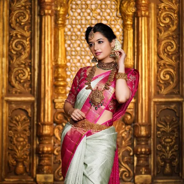 Light_Blue_Embellished_Banarasi_Jacquard_Saree_(Light_Blue)